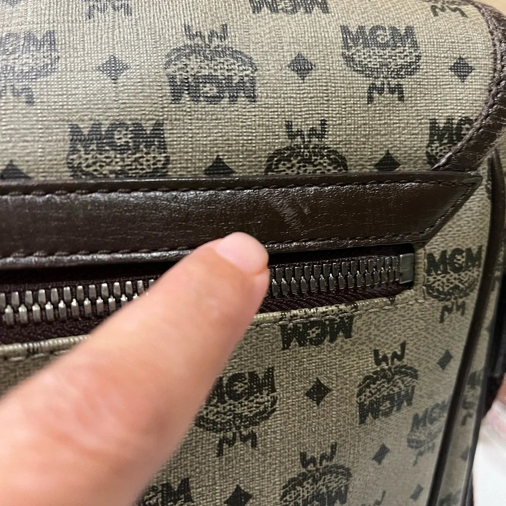 MCM MONOGRAM MESSENGER BAG - Picture 11 of 16